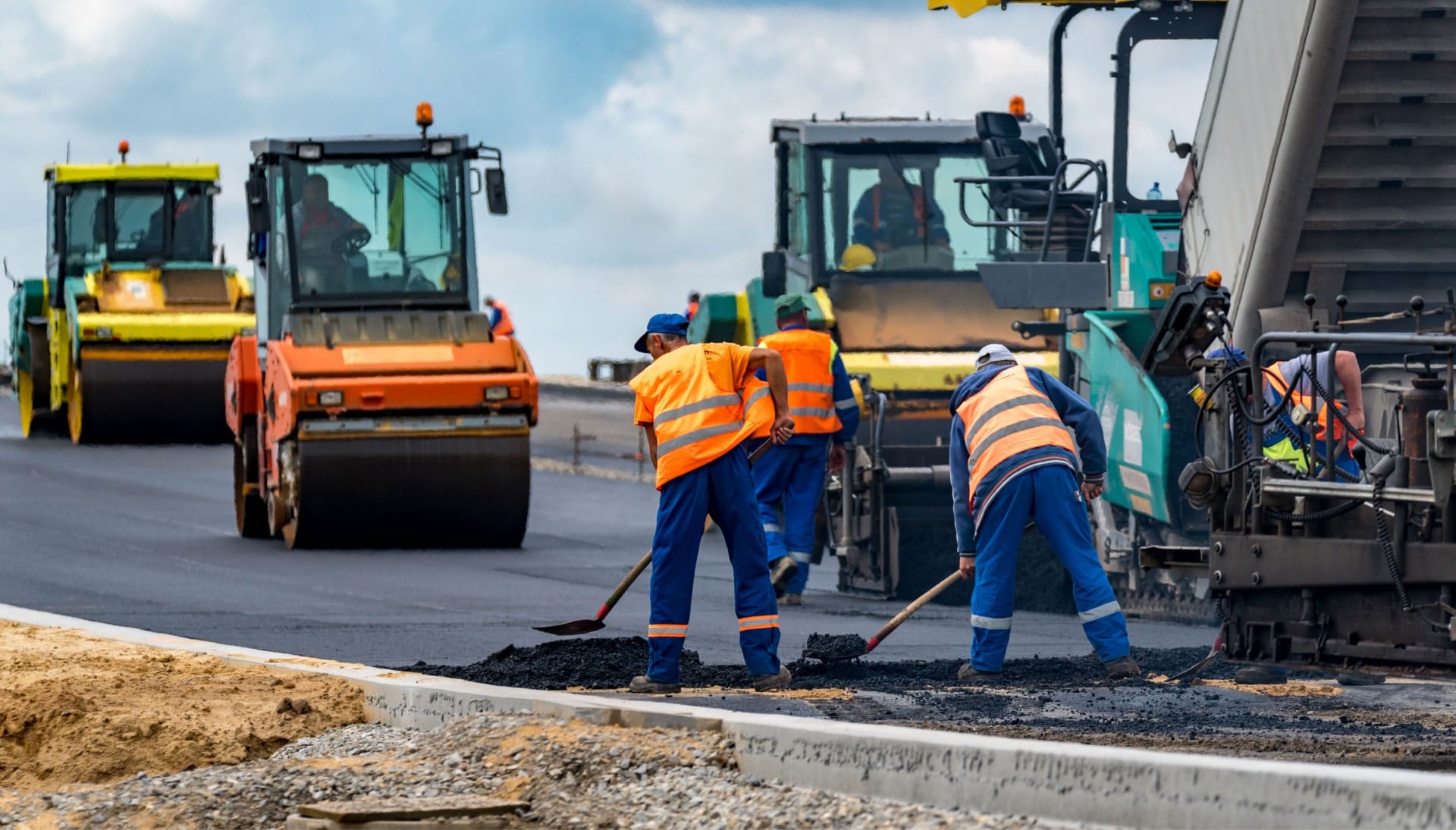Reliable asphalt construction services in Bowling Green, KY for various projects.