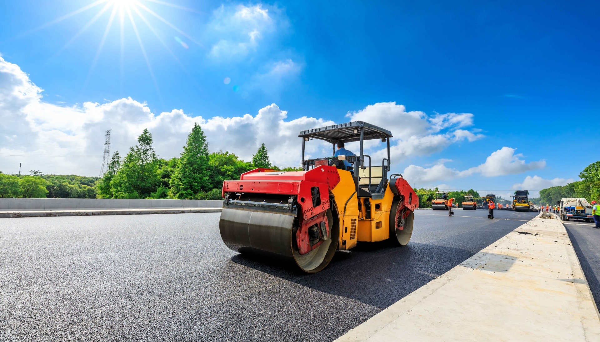 Smooth asphalt paving in Bowling Green, KY creates durable surfaces.